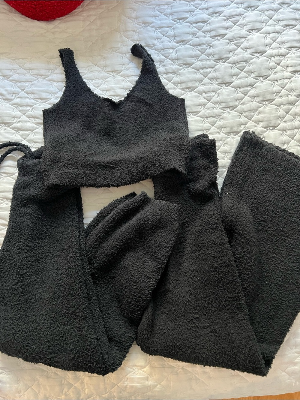 SKIMS Cozy Black Sherpa Tank and Lounge Pants Set (2 pants)